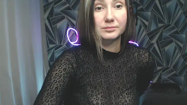 NikkiKiss    online show from 03.30.26