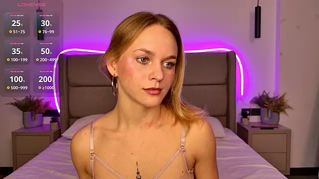 Snapshot of Ellis_Blossom chatting on 02.12.26 Ellis Blossom online show from 02.12.26