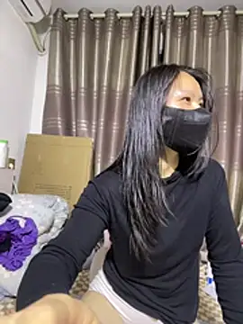 Snapshot of Sini-ii chatting on 03.27.26 Sini-ii online show from 03.27.26