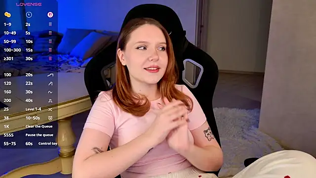 YouHoldMe online show from 03.06.26