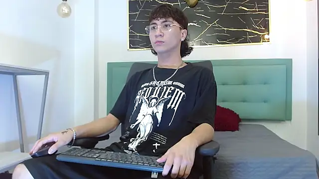 XanderGrey8 online show from 04.17.26