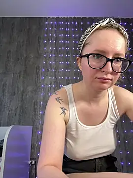 coy girl  online show from 03.25.26