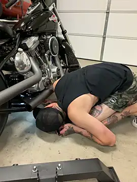 Snapshot of brngitdwn chatting on 03.20.26 brngitdwn online show from 03.20.26