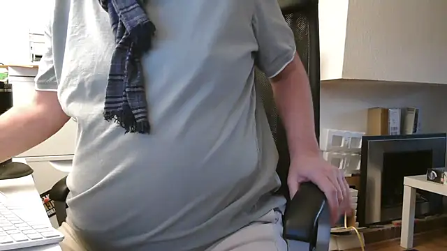 liveoncam2004 online show from 02.19.25