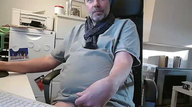 liveoncam2004 online show from 03.19.25