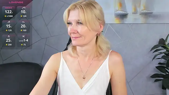 Snapshot of Julie_Lucas chatting on 07.23.26 Julie Lucas online show from 07.23.26