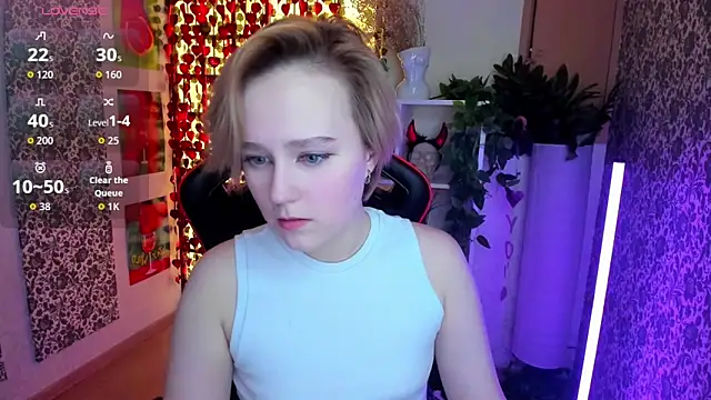 Snapshot of Ellie_Heavenly chatting on 02.18.26 Ellie Heavenly online show from 02.18.26