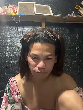 Snapshot of HugeAgatha chatting on 02.18.26 HugeAgatha online show from 02.18.26