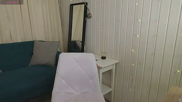 Snapshot of Julies_Lii chatting on 02.20.26 Julies Lii online show from 02.20.26