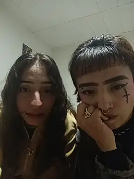 AlexxaAndRileyy online show from 04.21.26