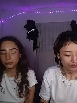 Snapshot of AlexxaAndRileyy chatting on 06.26.26 AlexxaAndRileyy online show from 06.26.26