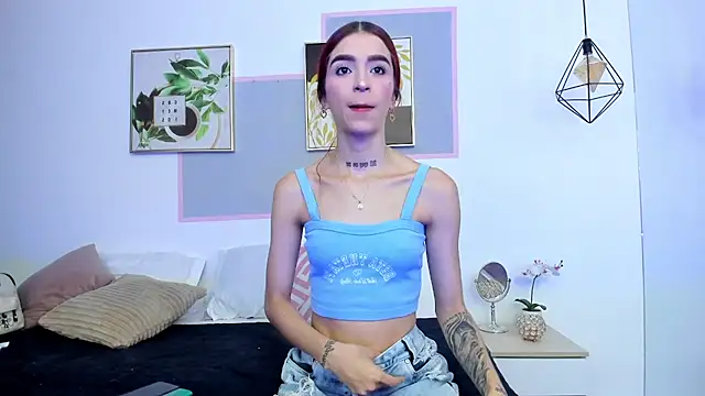 Snapshot of april_jones05 chatting on 01.19.26 april jones05 online show from 01.19.26