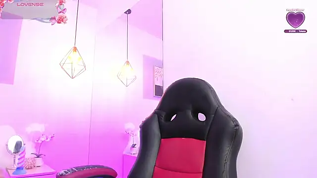 Snapshot of april_jones05 chatting on 02.19.26 april jones05 online show from 02.19.26