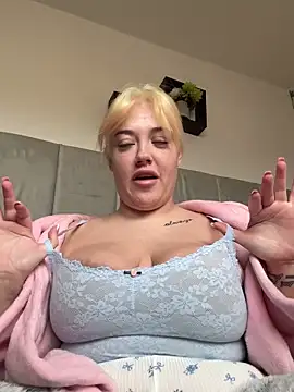 Snapshot of Princess-ivyxoxo chatting on 02.18.26 Princess-ivyxoxo online show from 02.18.26