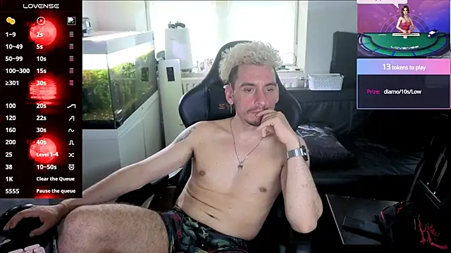 Snapshot of Rayzel_White chatting on 06.27.26 Rayzel White online show from 06.27.26