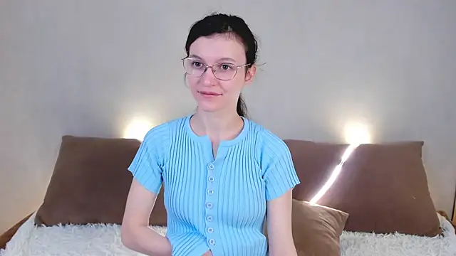 Snapshot of ThoraMarola chatting on 05.03.26 ThoraMarola online show from 05.03.26