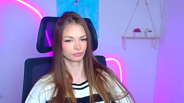 Snapshot of Lina_Loveuu chatting on 02.26.26 Lina Loveuu online show from 02.26.26