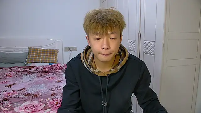 Chocolates-001 online show from 02.05.26