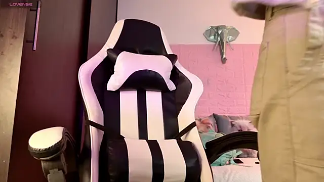 Dulce Stormy online show from 02.10.26