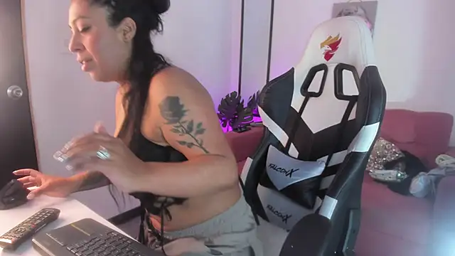 Snapshot of Xiomara_as chatting on 02.21.26 Xiomara as online show from 02.21.26