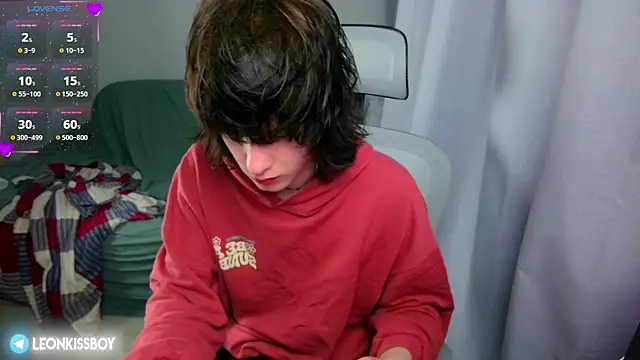 LeonBoykisser online show from 06.28.26
