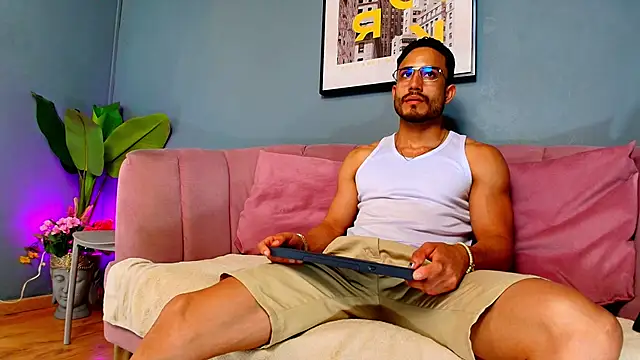 Vans Ross online show from 03.07.26