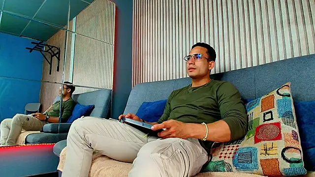 Vans Ross online show from 03.12.26