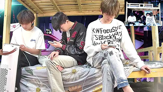 xiaohuangren01 online show from 03.06.26