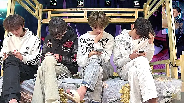 xiaohuangren01 online show from 03.16.26