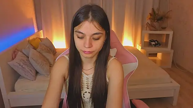 Snapshot of Kim_Bless chatting on 05.06.26 Kim Bless online show from 05.06.26