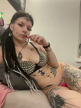 Snapshot of demonLamia chatting on 05.02.26 demonLamia online show from 05.02.26