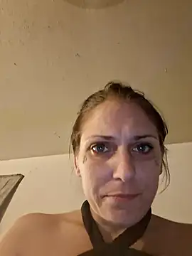 LadySn0w26 online show from 04.21.26