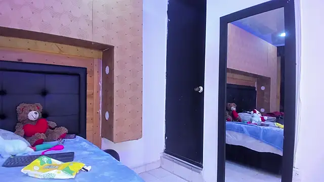 Samantha Blaze1 online show from 03.25.26