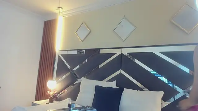 Ambarross  online show from 04.16.26