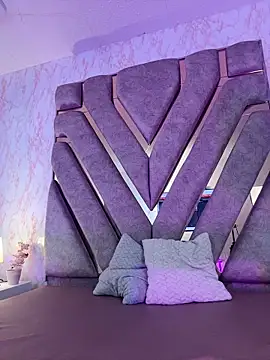 elodie rouge online show from 04.17.26