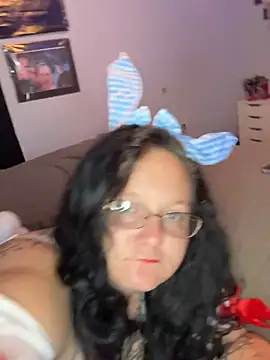 ambersuductive online show from 02.20.26