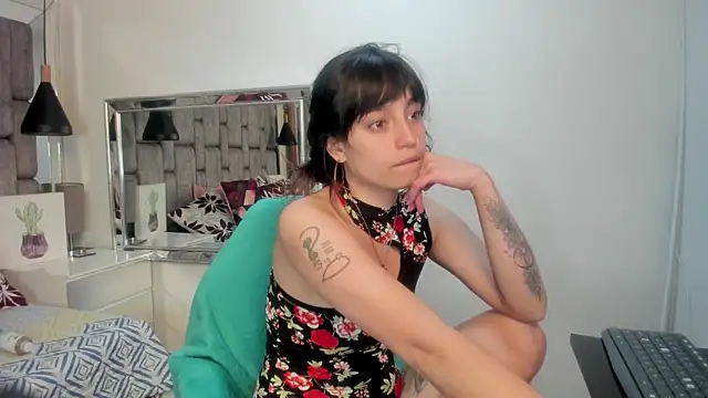 Snapshot of JenniQ69 chatting on 02.12.26 JenniQ69 online show from 02.12.26