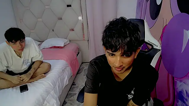 Maxwell boys online show from 02.05.26