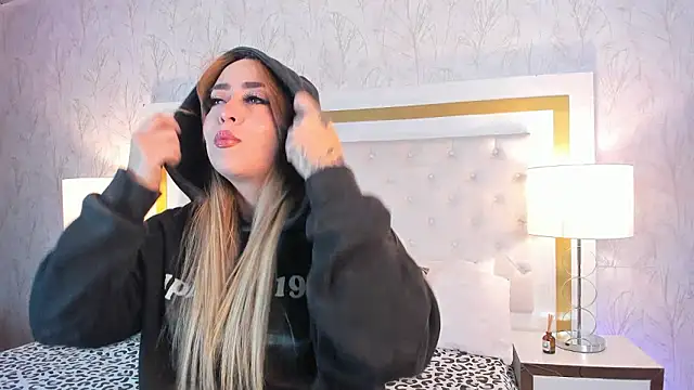 Xara Shadow online show from 02.17.26