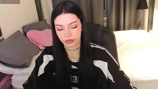 Snapshot of Kelly__Bunny chatting on 05.16.26 Kelly Bunny online show from 05.16.26