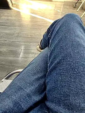 Snapshot of vali23 chatting on 01.17.26 vali23 online show from 01.17.26