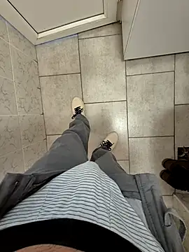 Snapshot of vali23 chatting on 02.21.26 vali23 online show from 02.21.26