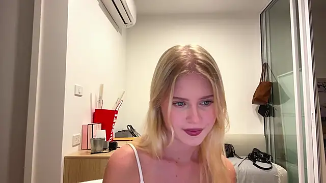 Snapshot of Slay_Swag chatting on 02.05.26 Slay Swag online show from 02.05.26