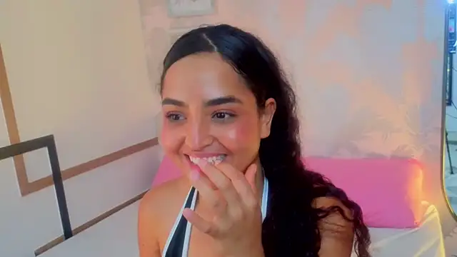 Snapshot of Emma_Thompssonn chatting on 04.29.26 Emma Thompssonn online show from 04.29.26