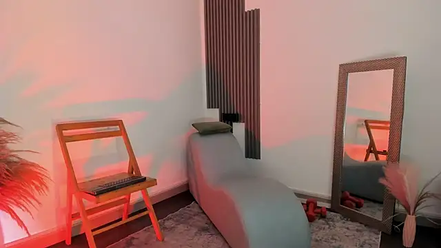 Snapshot of fransheskarossi chatting on 02.04.26 fransheskarossi online show from 02.04.26