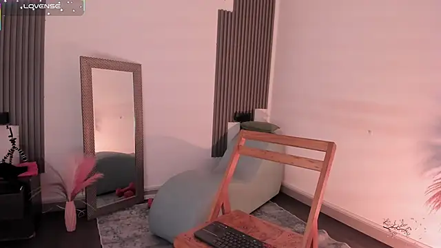 Snapshot of fransheskarossi chatting on 02.05.26 fransheskarossi online show from 02.05.26