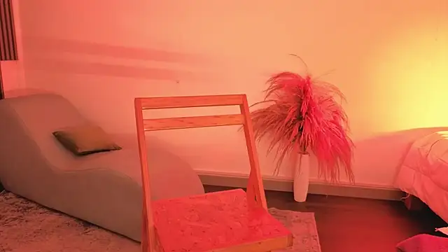 Snapshot of fransheskarossi chatting on 02.17.26 fransheskarossi online show from 02.17.26