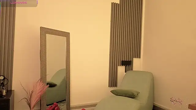 Snapshot of fransheskarossi chatting on 02.26.26 fransheskarossi online show from 02.26.26