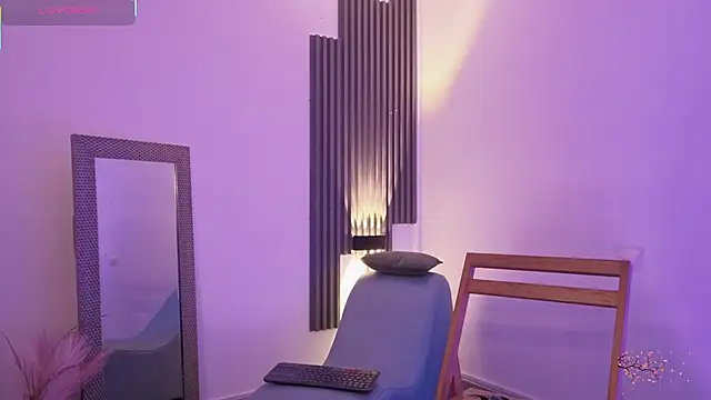 Snapshot of fransheskarossi chatting on 02.27.26 fransheskarossi online show from 02.27.26