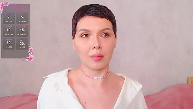 Snapshot of Elise_Day chatting on 05.17.26 Elise Day online show from 05.17.26